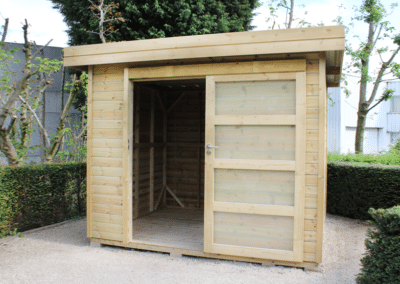 Abri traditionnel en bois