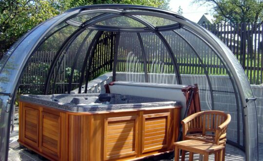 abri jacuzzi spa dome