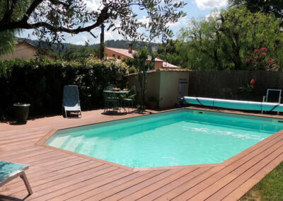 piscine coque tanzanite