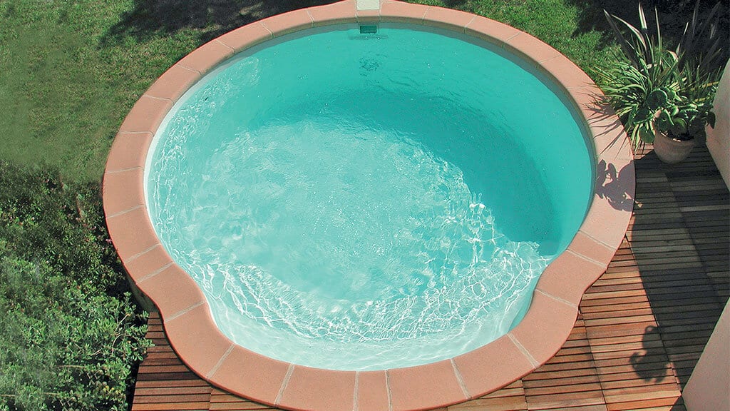 piscine forme originale nacre
