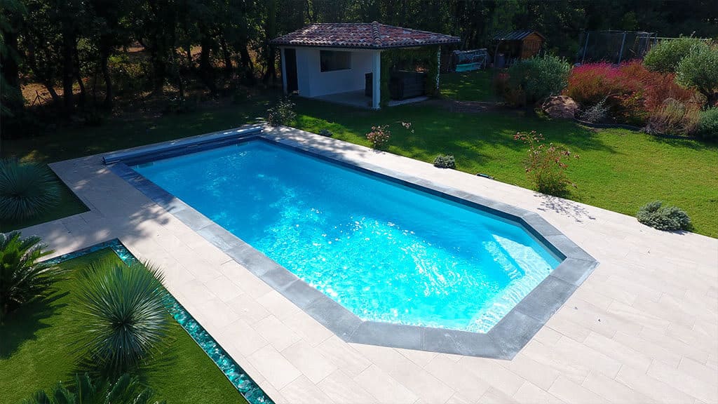 piscine tanzanite fond plat
